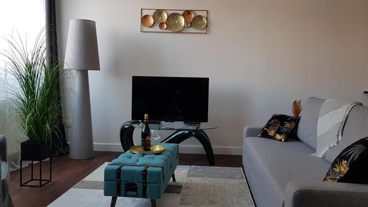 Boutique Apartman I Eger Buitenkant foto